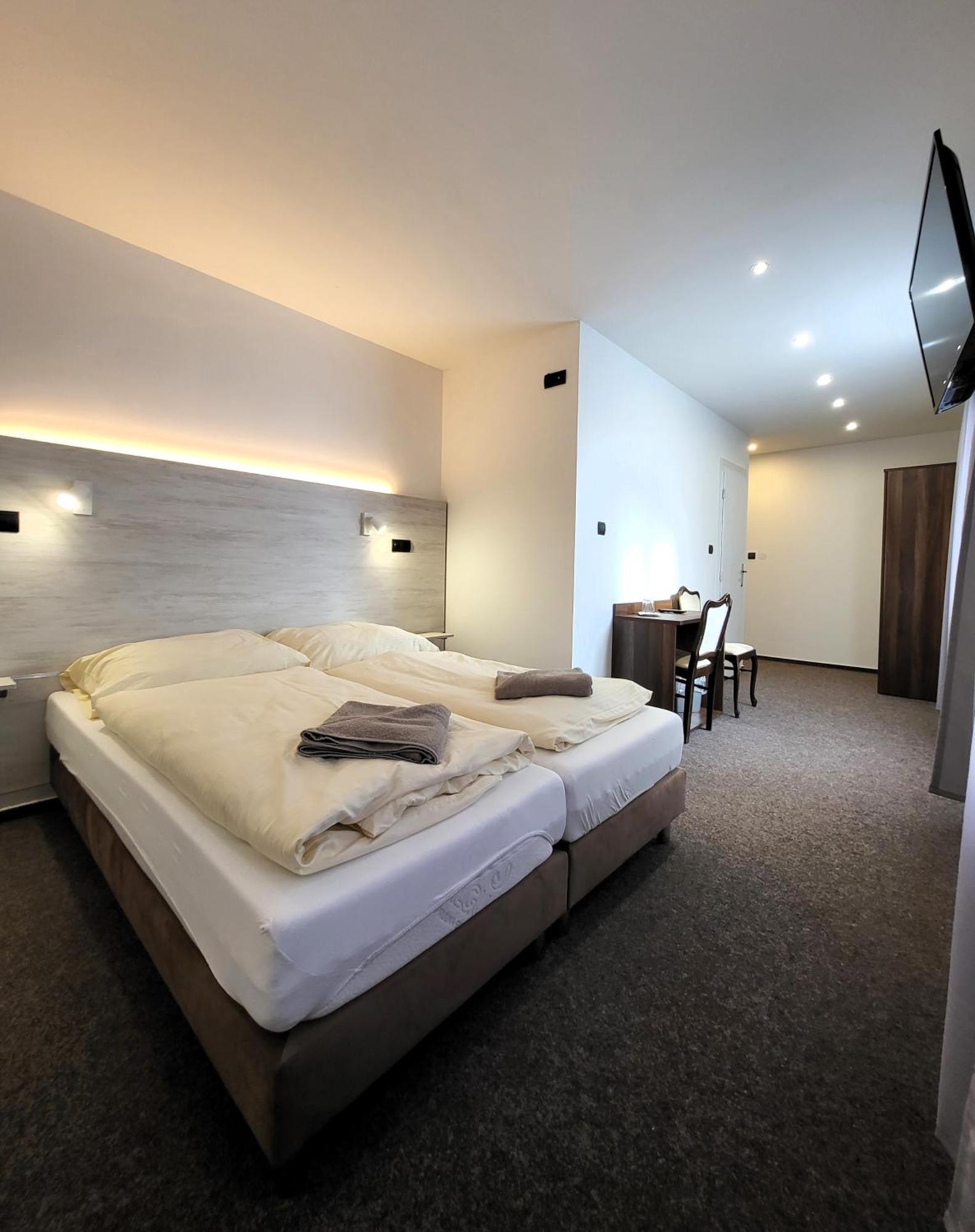 Alcorso Pension Banská Bystrica Exterior foto