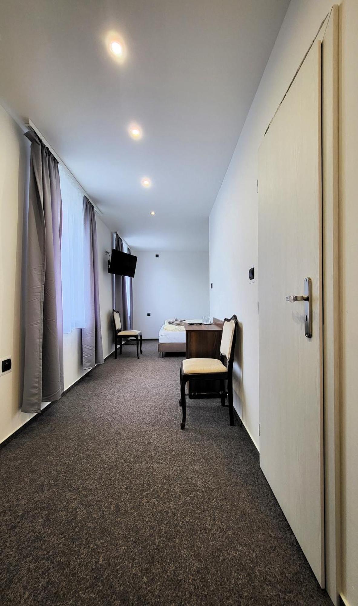 Alcorso Pension Banská Bystrica Exterior foto